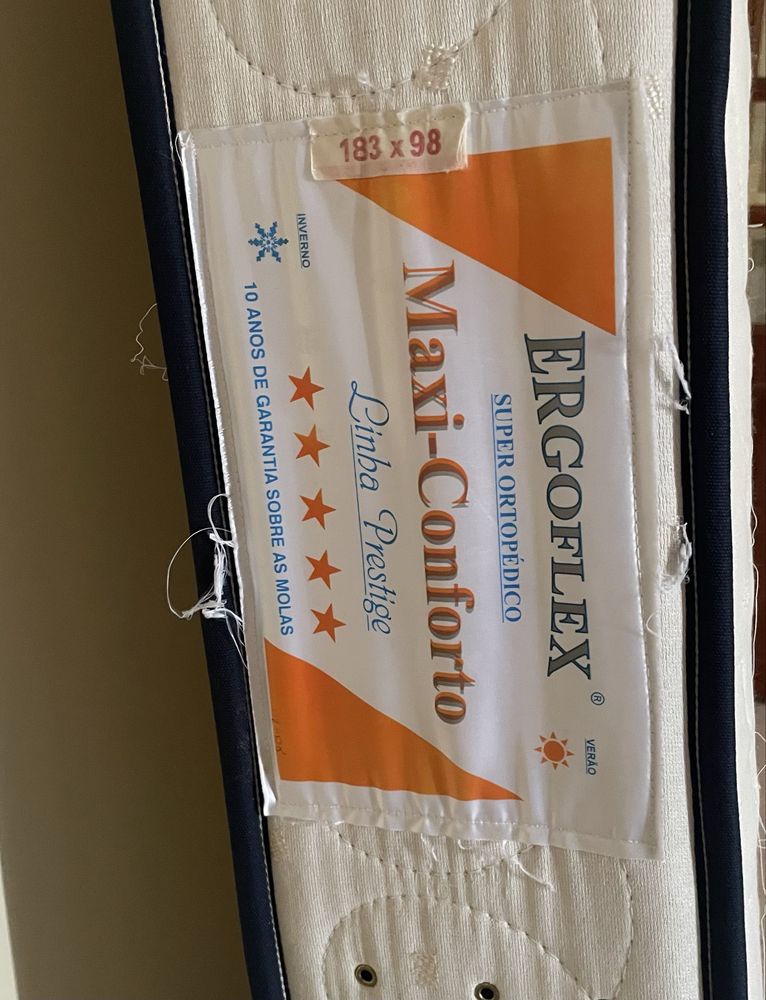 Colchão de cama de solteiro