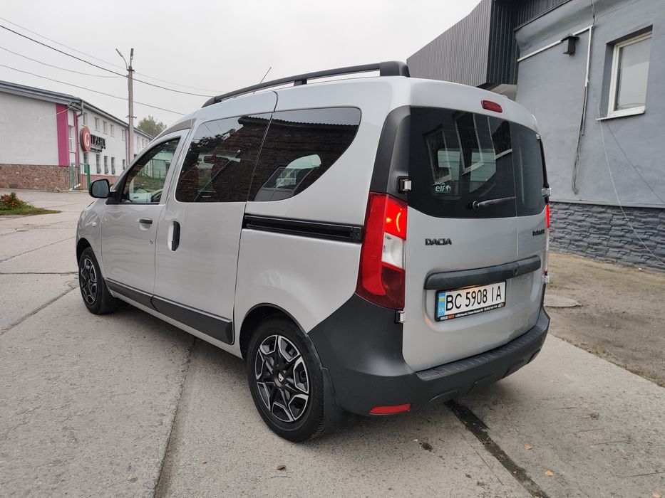 Dacia DOKKER 2017рік 1.6газ/бензин Оригінальний пасажир logan duster
