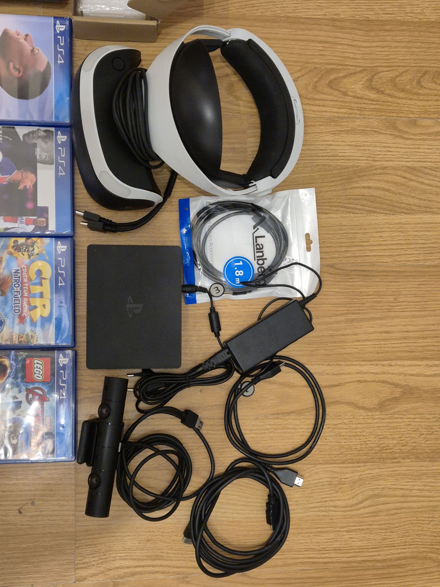 Sprzedam zestaw  PS4 + VR V2 gry pad