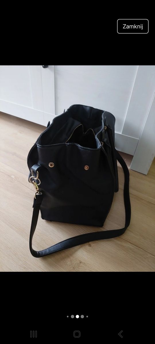 Duża czarna torba shopper zapinana na zamek