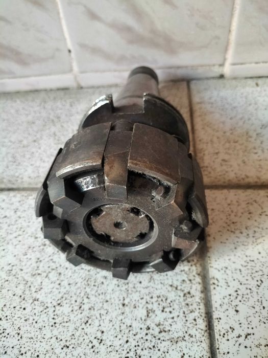 Продам фрезерную скоростную головку.