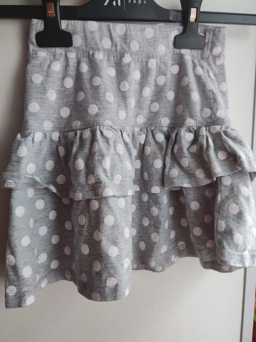 Spódniczki mini zestaw różowa z kieszeniami i szara w groszki 122