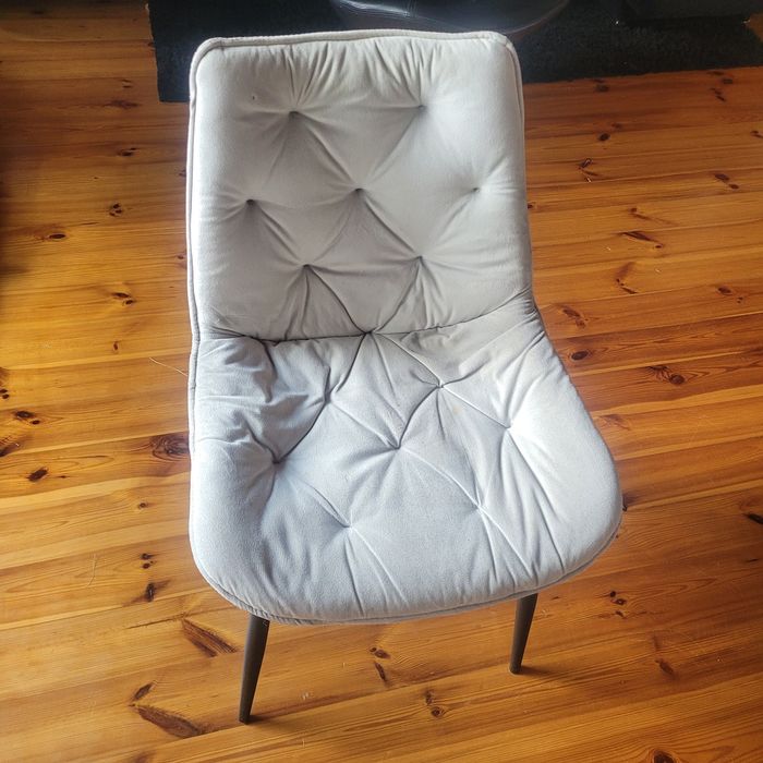 Krzesło pikowane welurowe