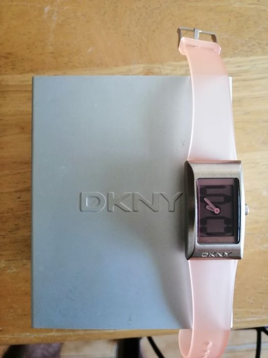 Relógio da marca DKNY
