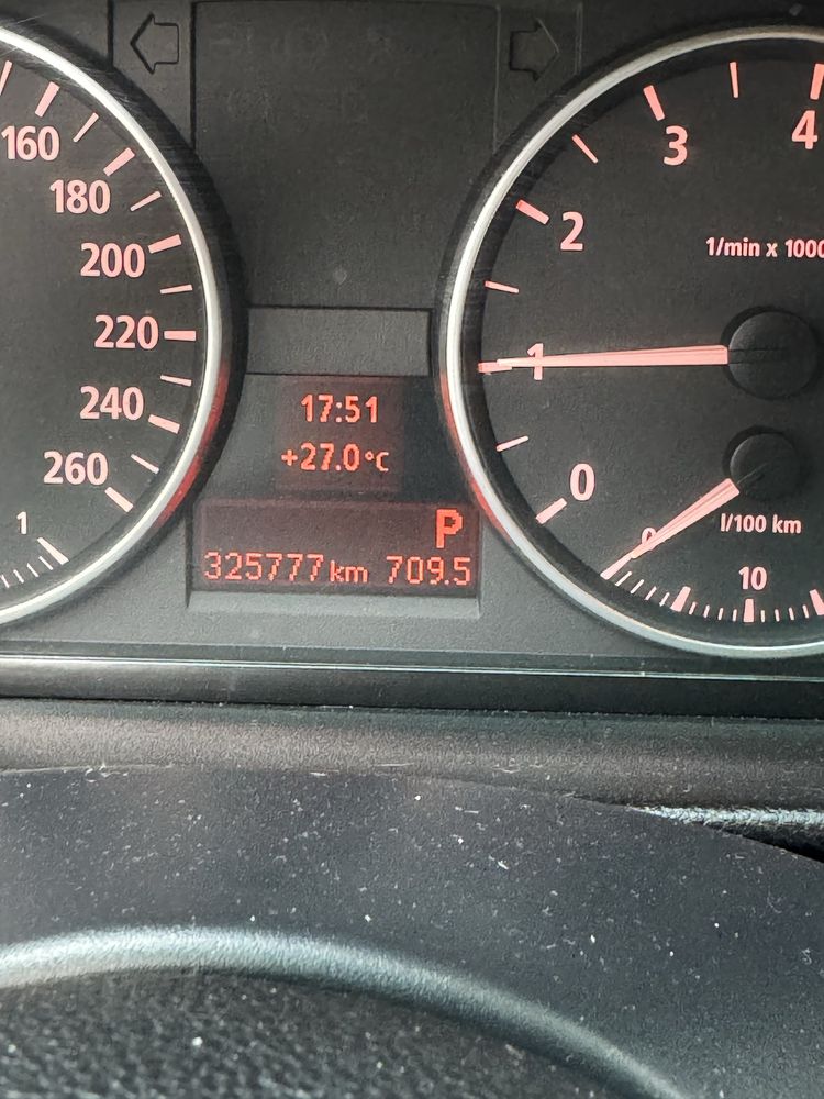BMW 325xl  /e90