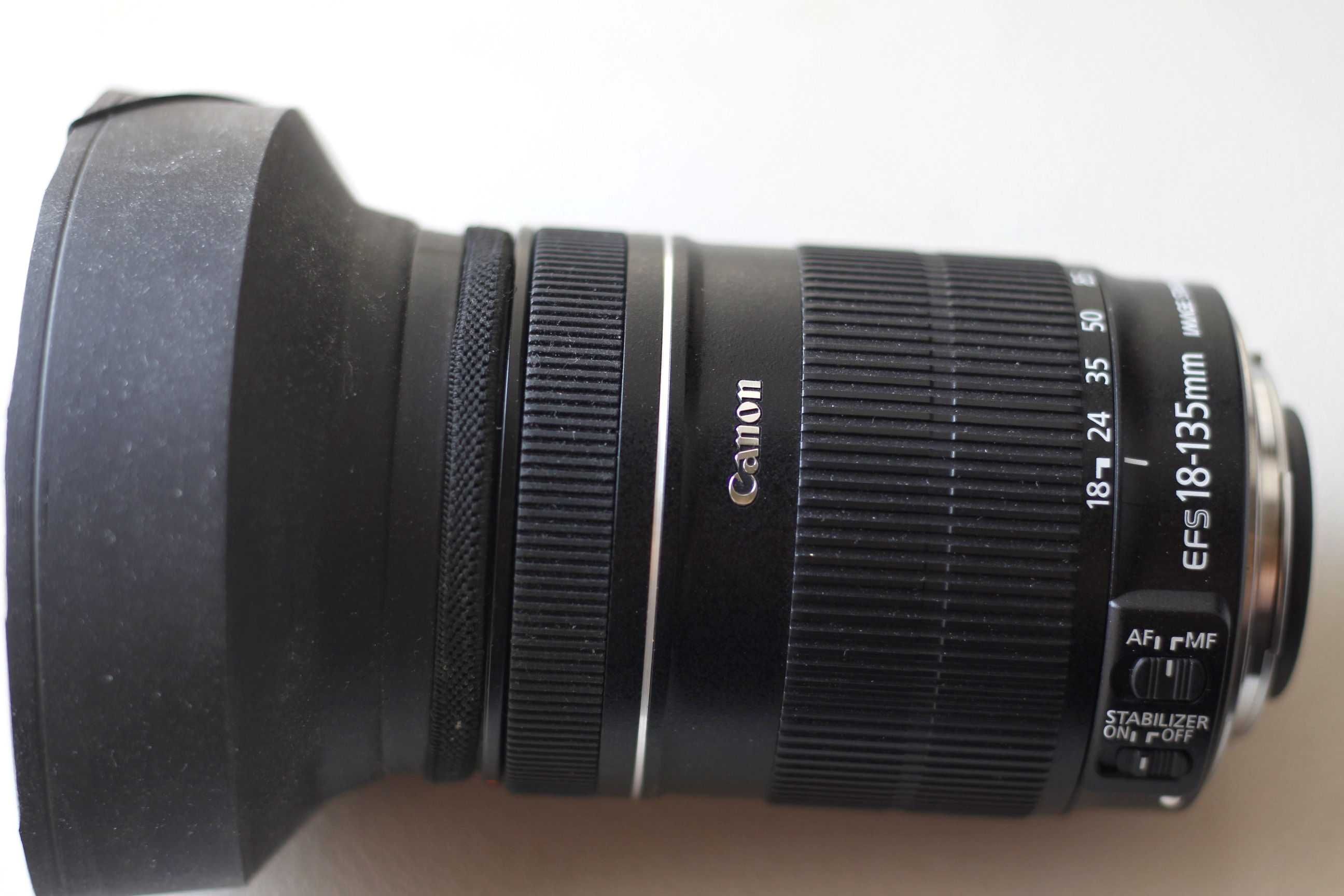 Canon 18-135 mm EFS f. 3.5 - 5.6