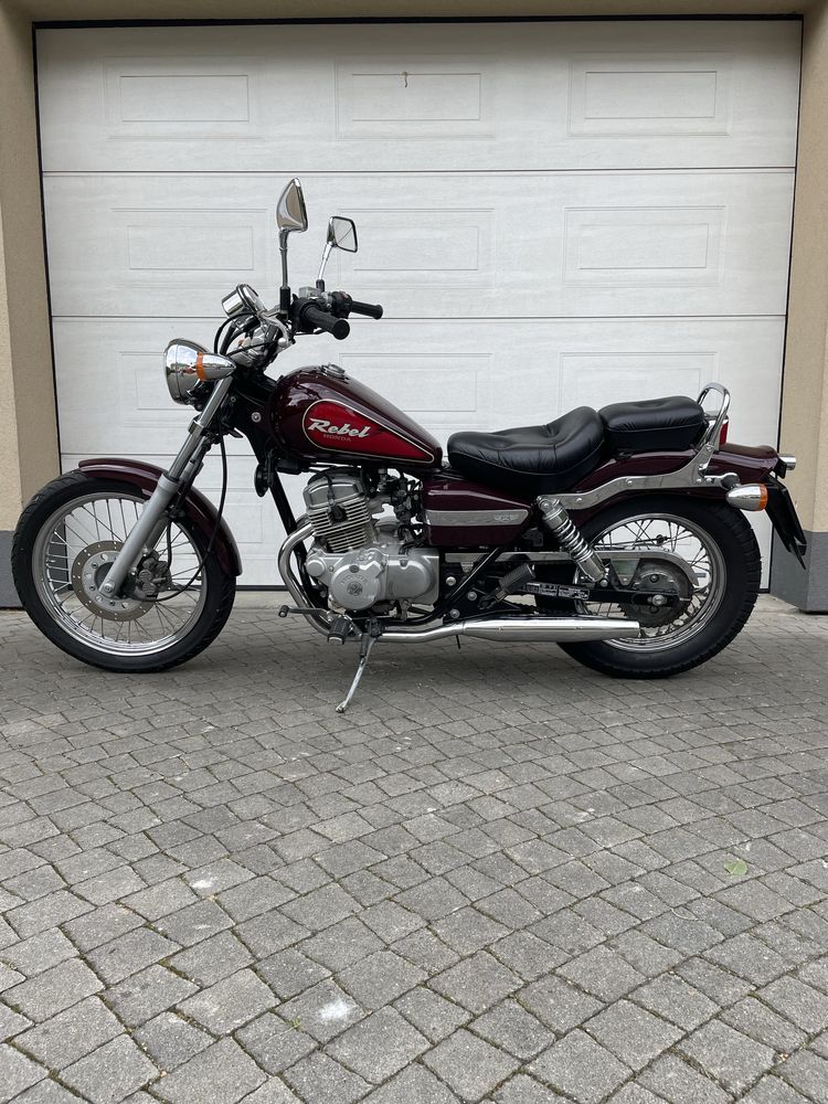 Honda CA 125 Rebel