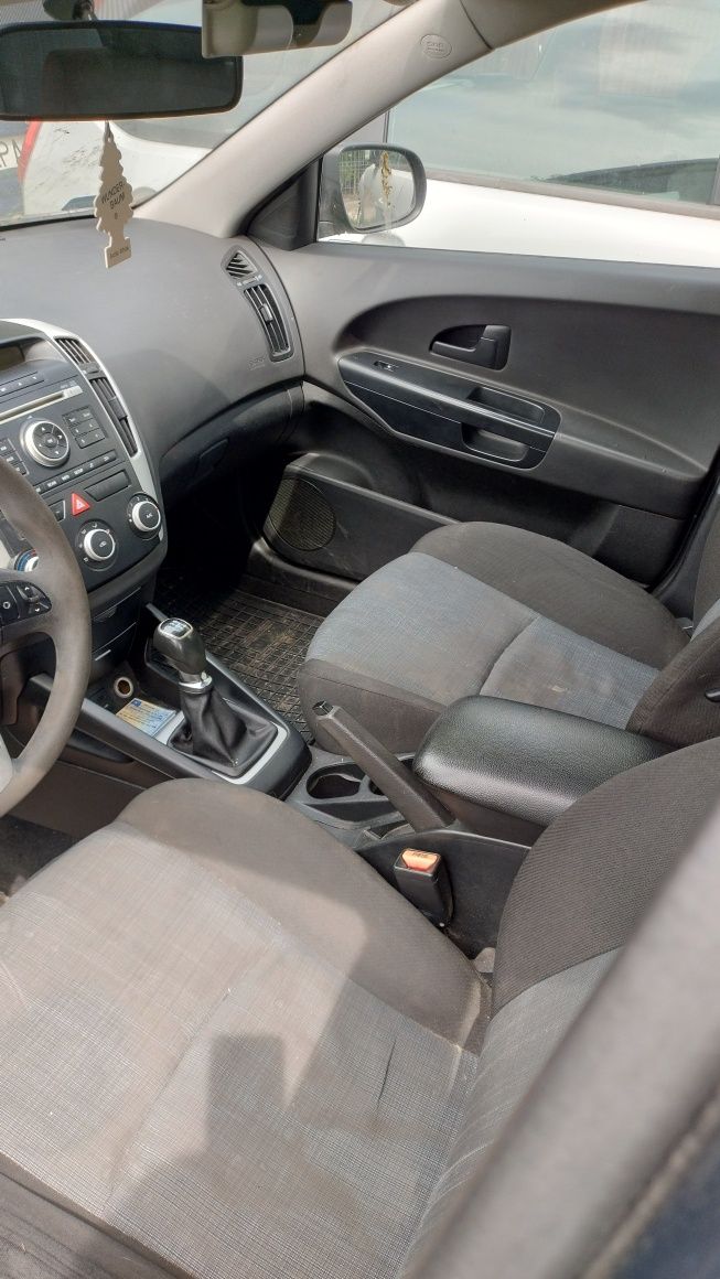 Kia cee'd 2010 1.6 crdi części