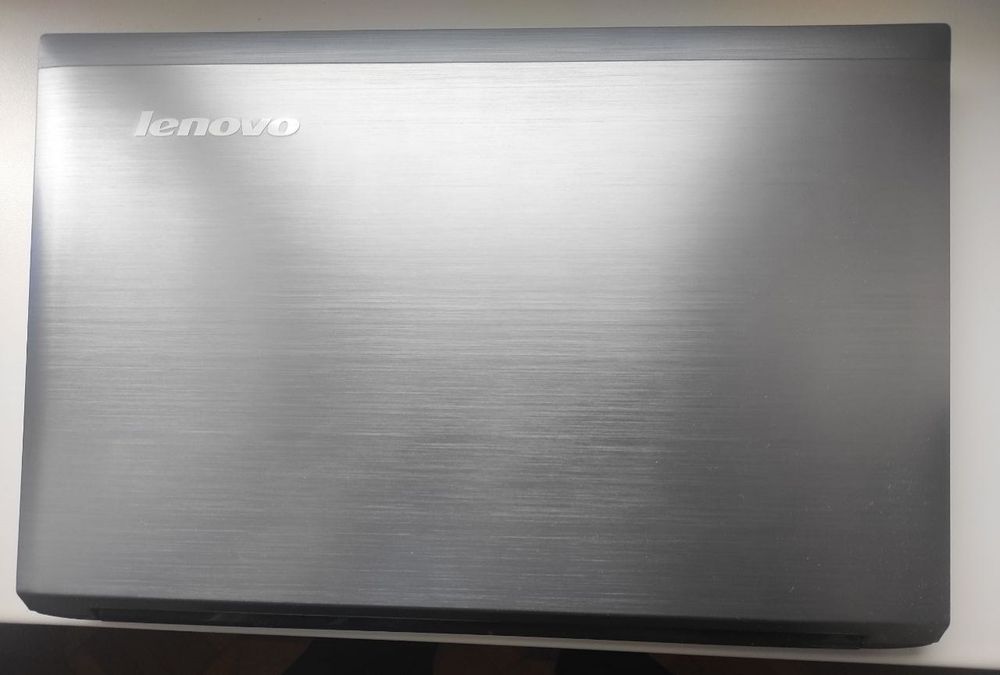 Ноутбук Lenovo v570