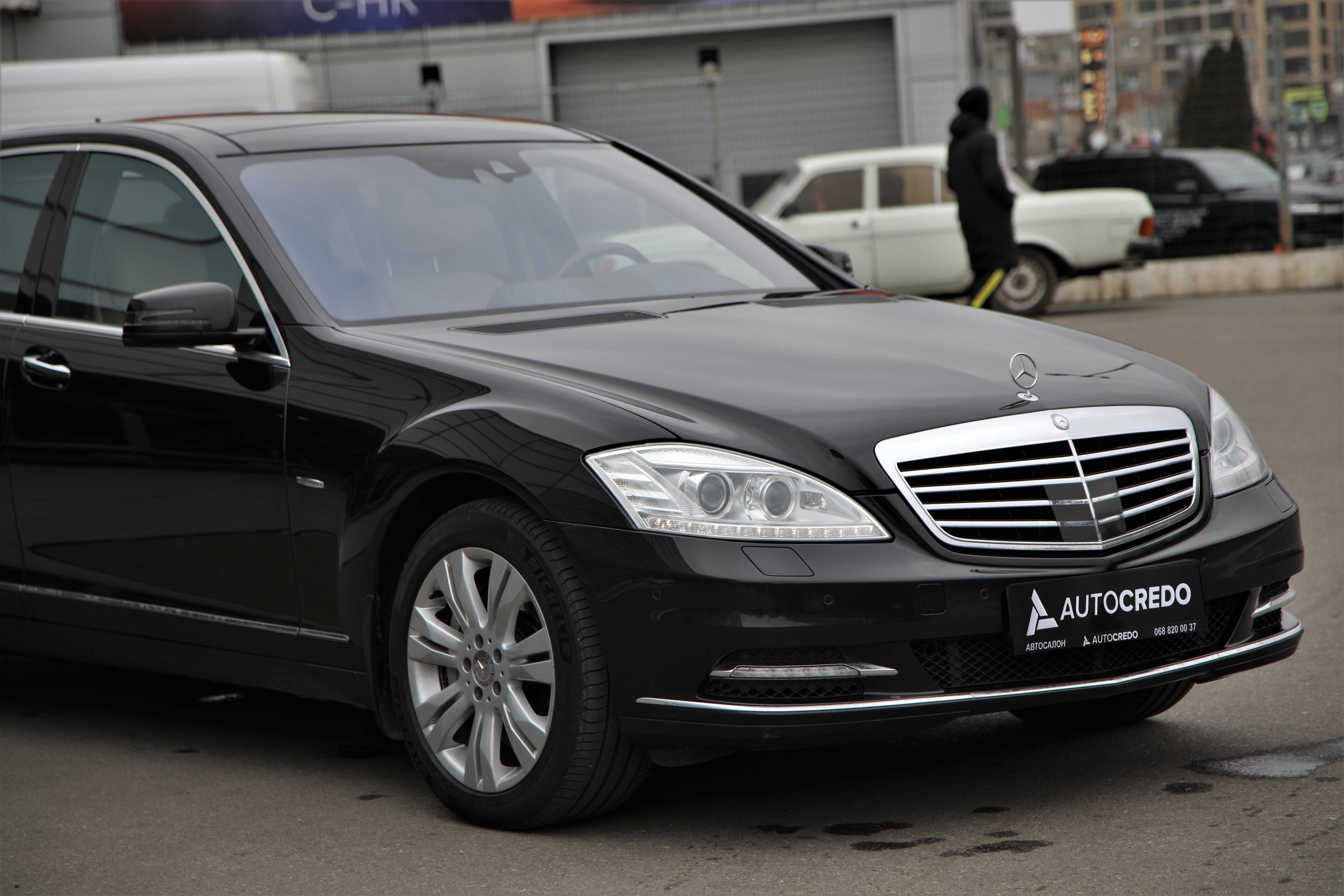 Офіційний Mercedes-Benz S500 Long 2011 року