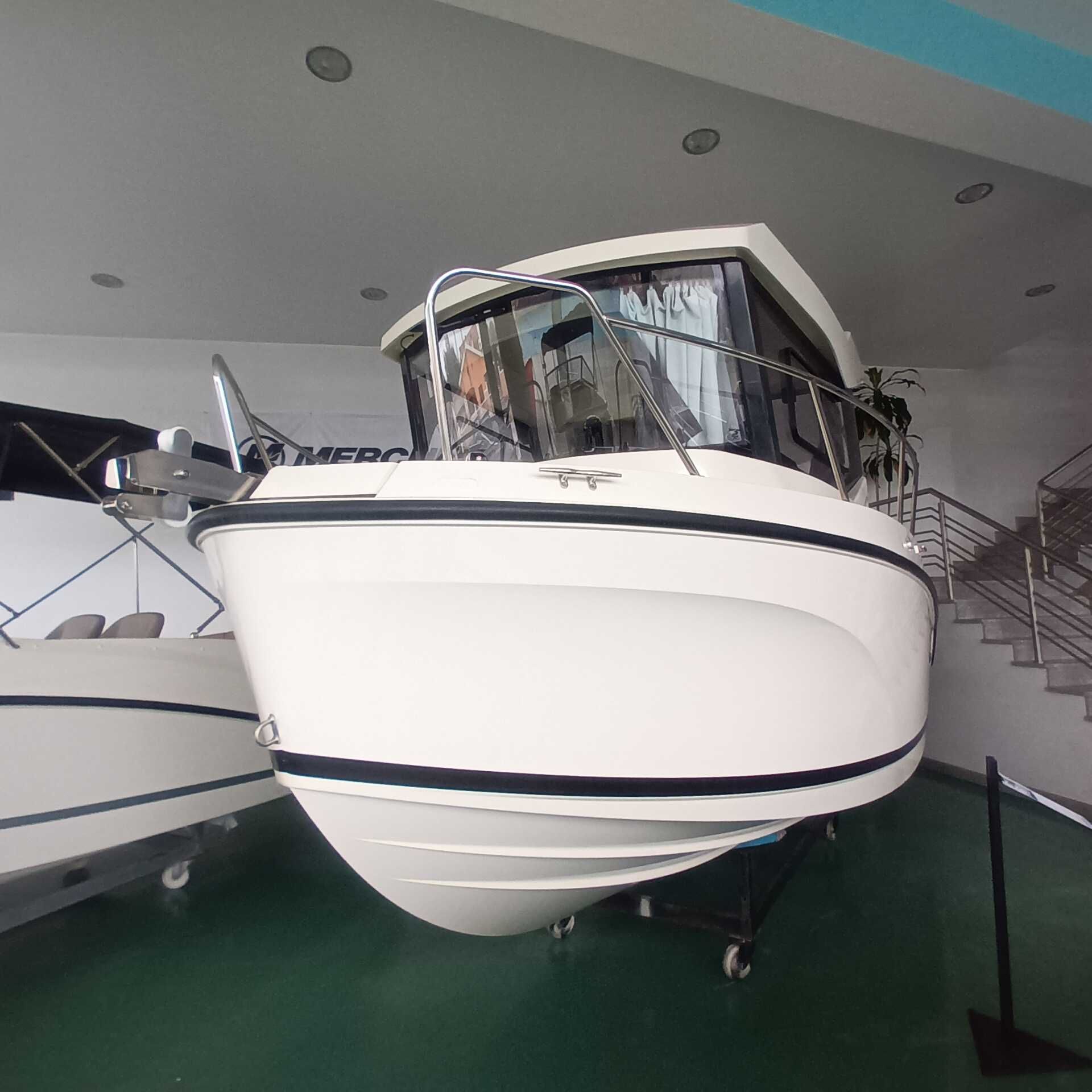 Barco QUICKSILVER 625 PILOTHOUSE com Mercury 115hp CT ELPT EFI NOVO