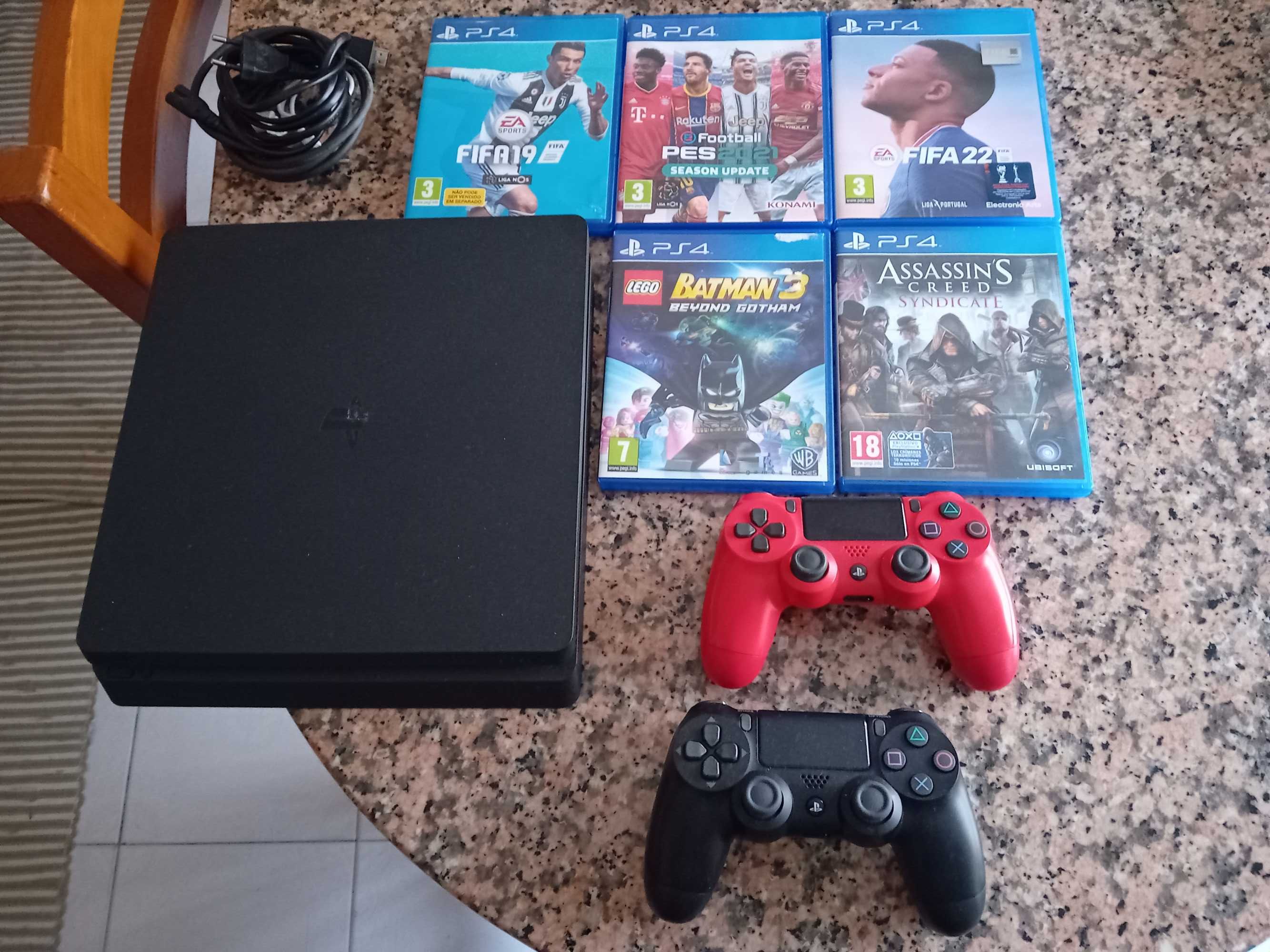 Ps4 Consola slim 1Tb+ 2 comandos  + 5 jogos