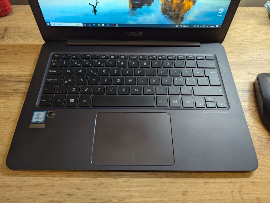 Тонкий ультрабук Asus UX305C QHD 8/256