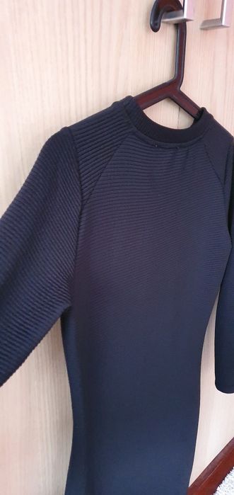 Vestido preto justo M (Pull & Bear)