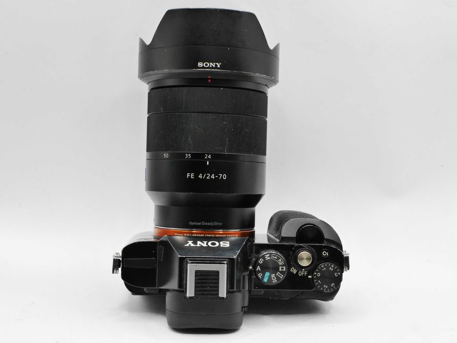 Bezlusterkowiec Sony A7R Zeiss Vario Tessar 24-70 F4 32GB SD 2x aku