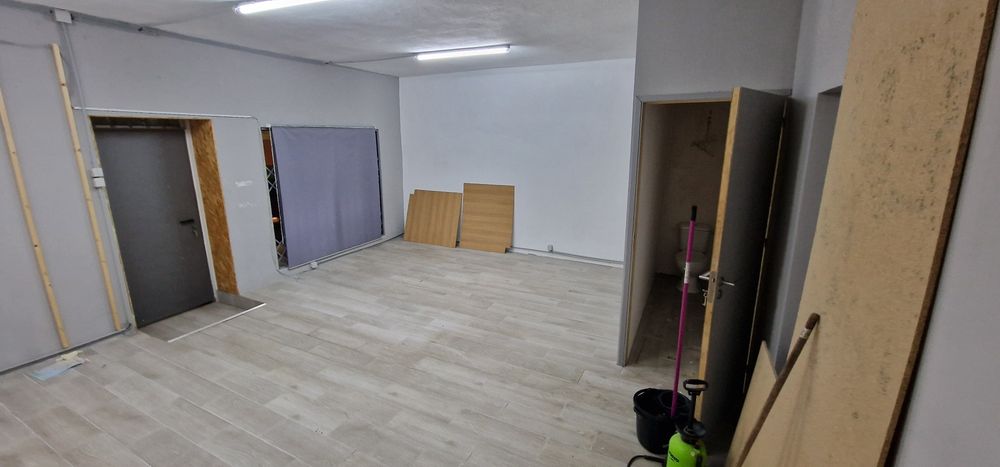 Espaço comercial /escritório [40m² c/ WC])