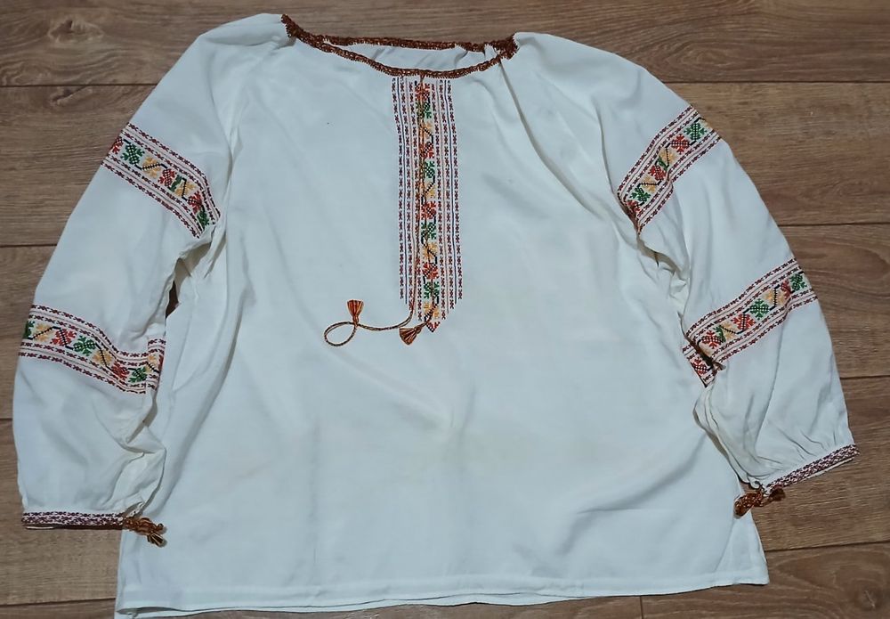 Давня сорочка коротка