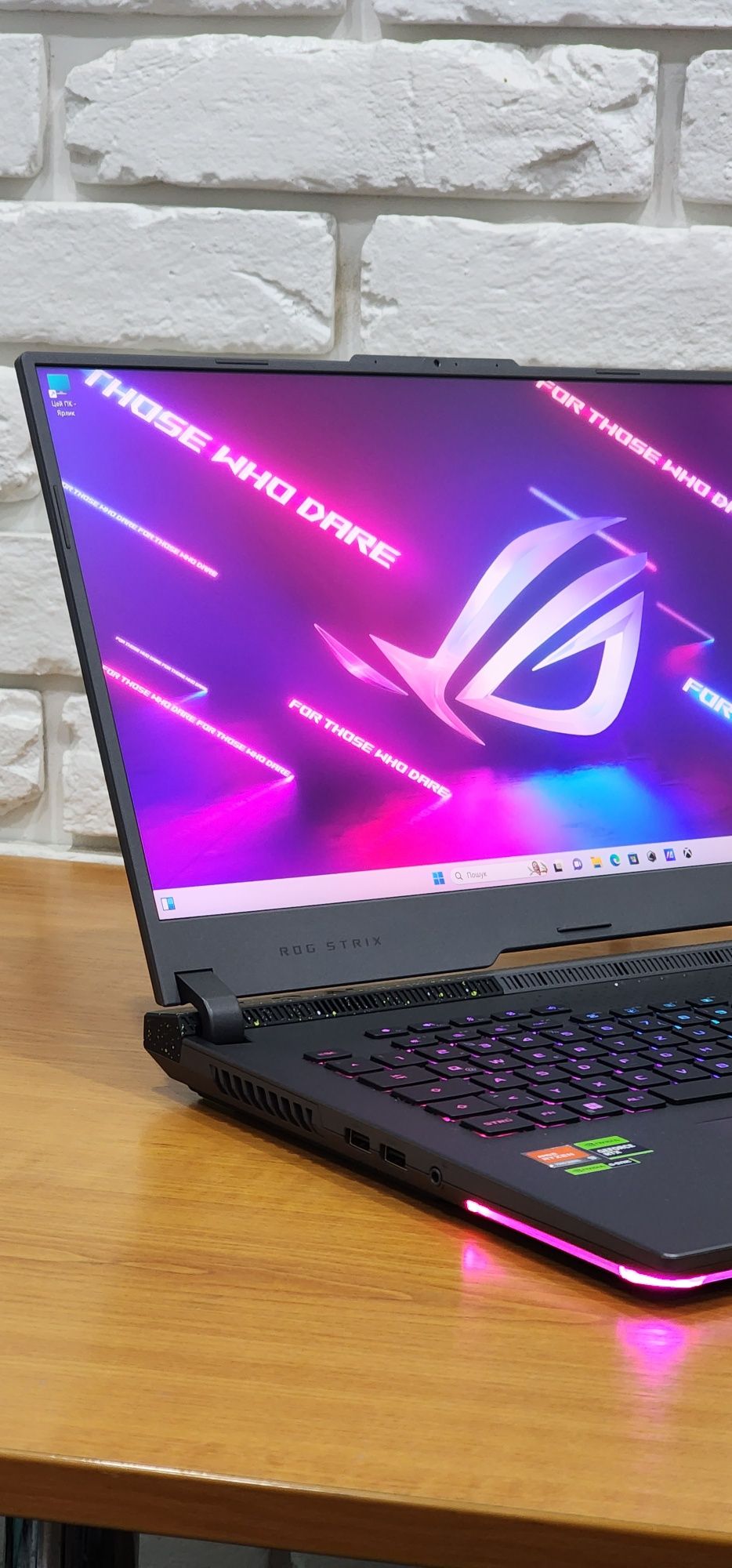 Asus Rog Strix G713P (RTX4070,Ryzen 9, 240Гц)