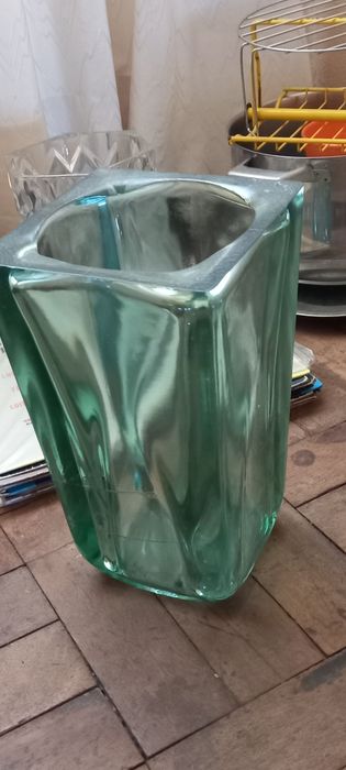 Jarra em vidro verde