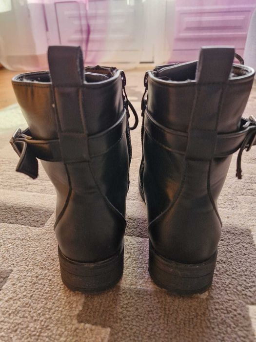 Botas menina Tam. 33 usadas