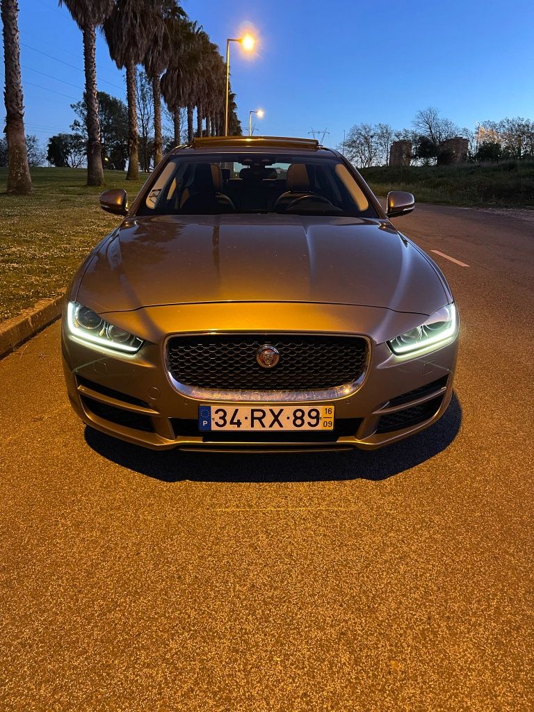 Jaguar XE 2.0 D Prestige 180 cv