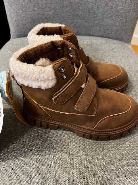 Buty zimowe chłopięce o rozmiarze 31
