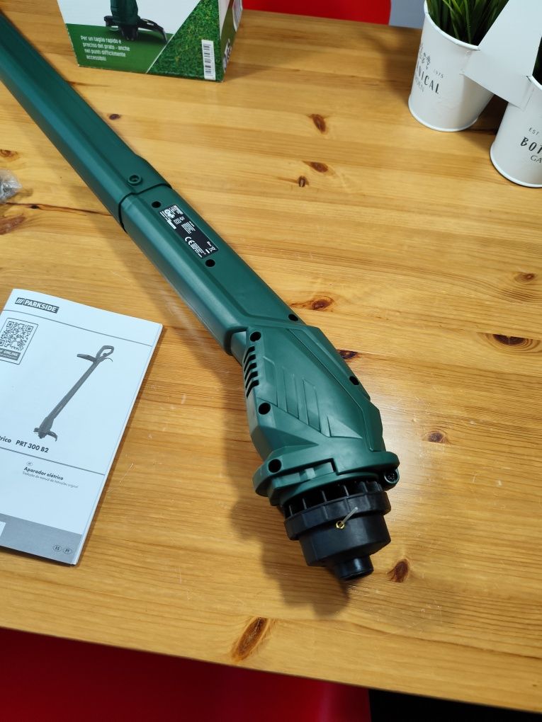 Máquina corta relvas nova ler anuncio
