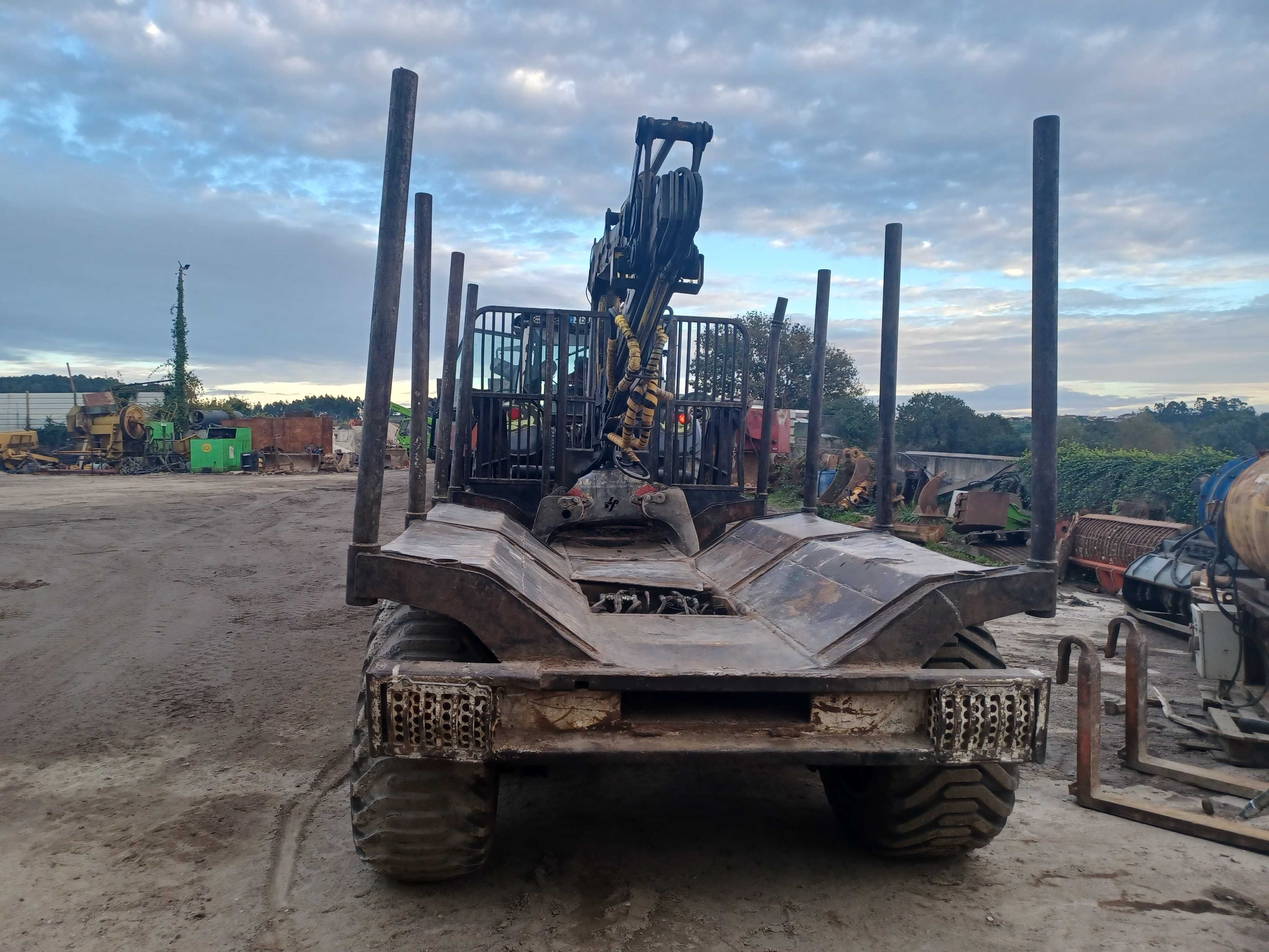 Trator florestal Valtra T130