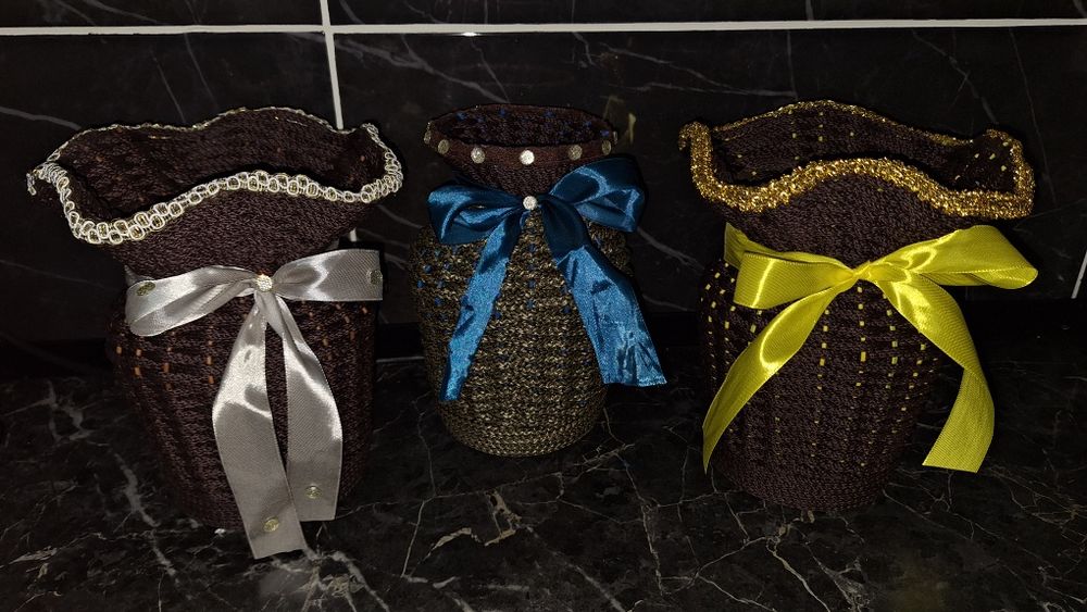 Вази ручної роботи для квітів.