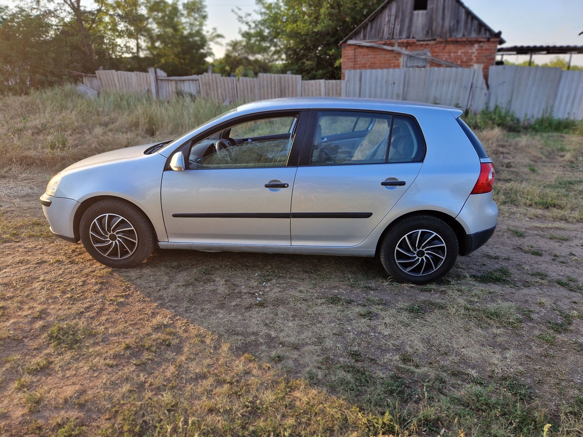 Продам Golf 5 1.6 fsi