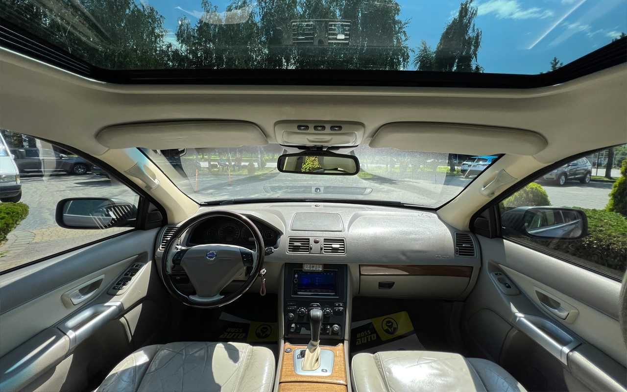 Volvo XC90  2005