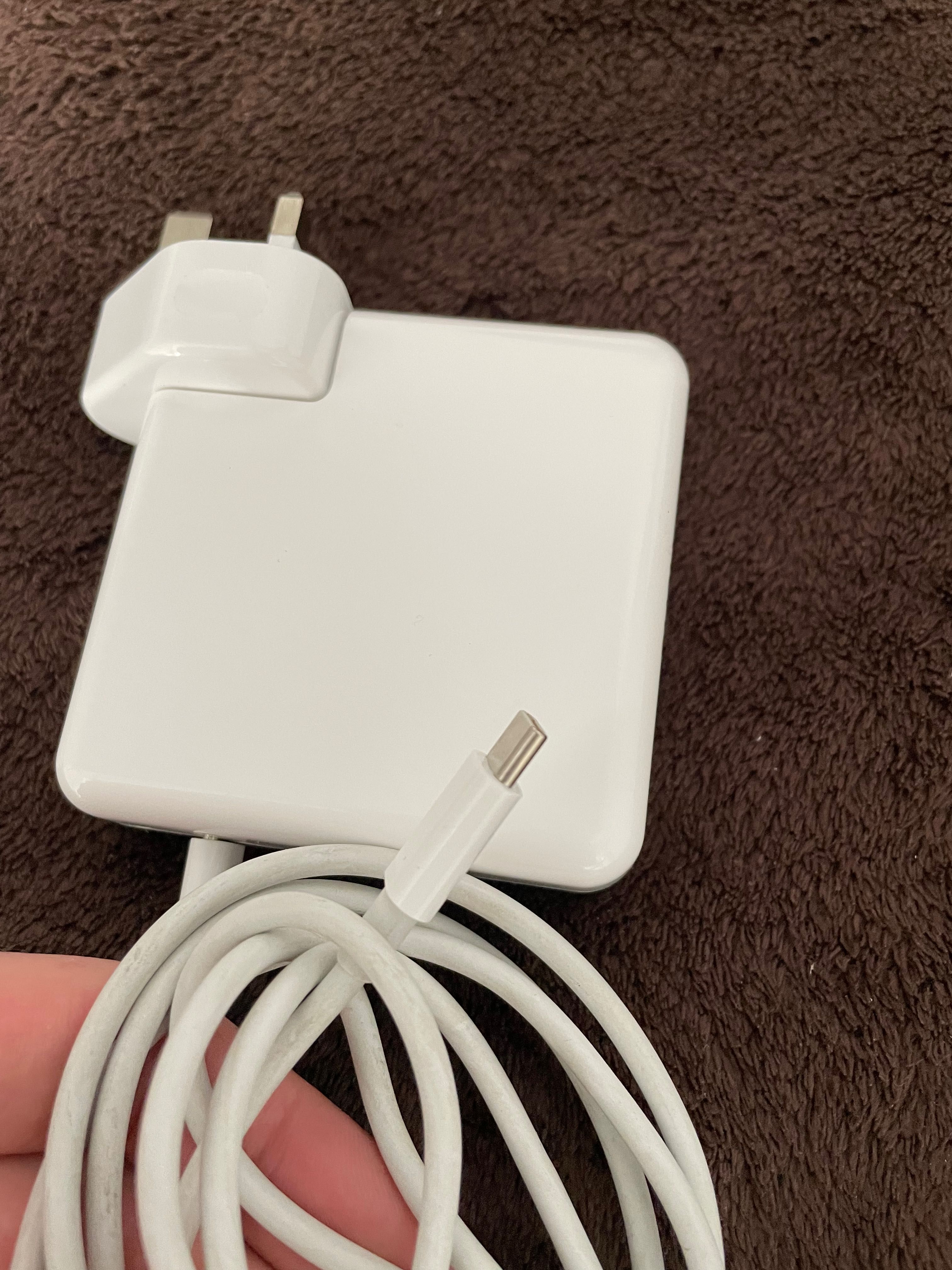 Блок питания зарядное ZELENG
MacBook Pro 106W USB type C