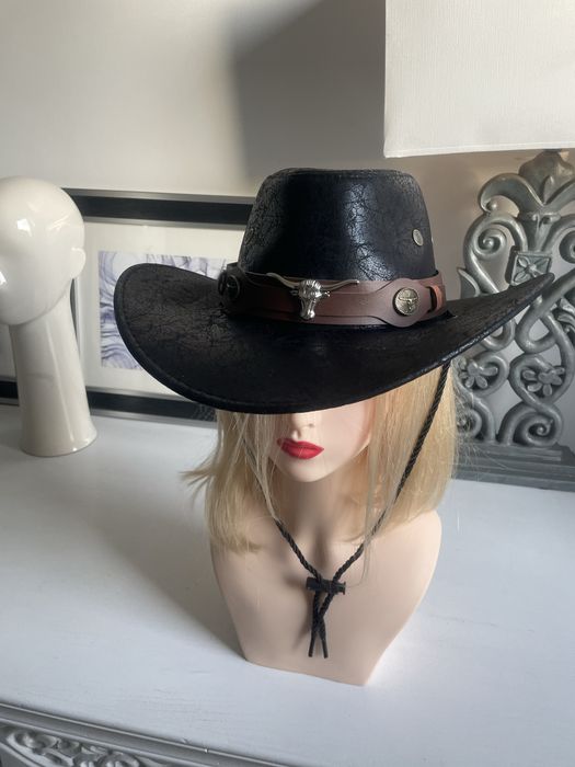 Czarny kapelusz kowbojski Eko skóra z emblematem byka