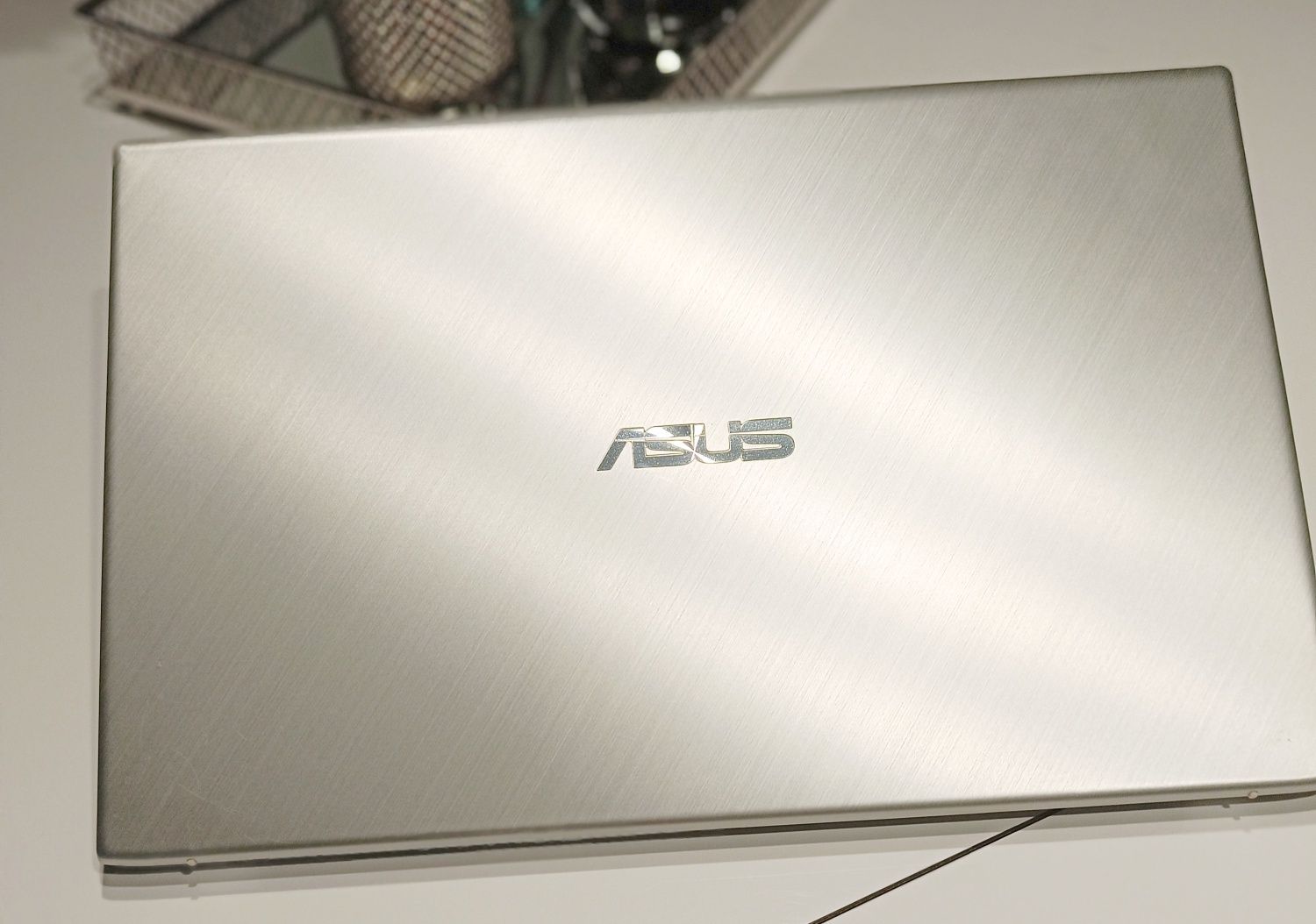 ASUS VivoBook A512JA-BQ203T 15.6" i5-1035G1 8GB RAM 512GB SSD