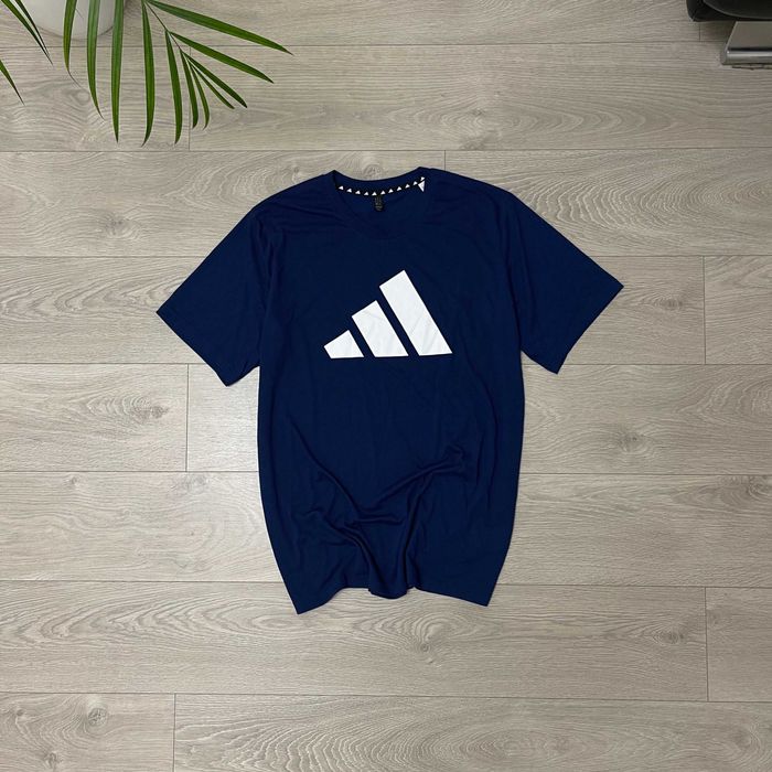 Темно Синя футболка Адідас Adidas Aeroready BIG White, Розмір XL, нова