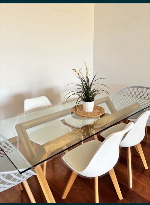 Conjunto de Mesa com cadeiras