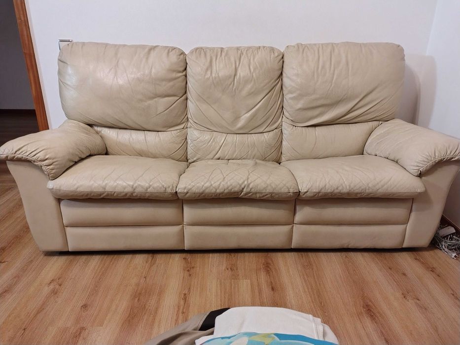 Sofás 3 + 2 em pele