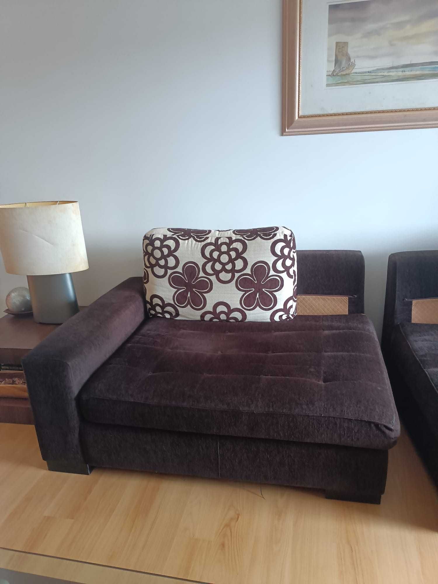 Sofá grande com chaise longue