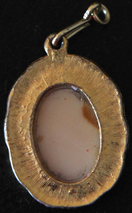 Кулон камея, часів СССР.