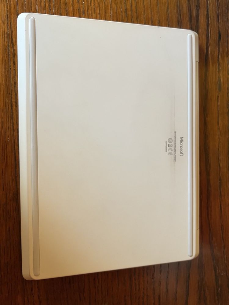 Laptop Microsoft Surface G jak nowy