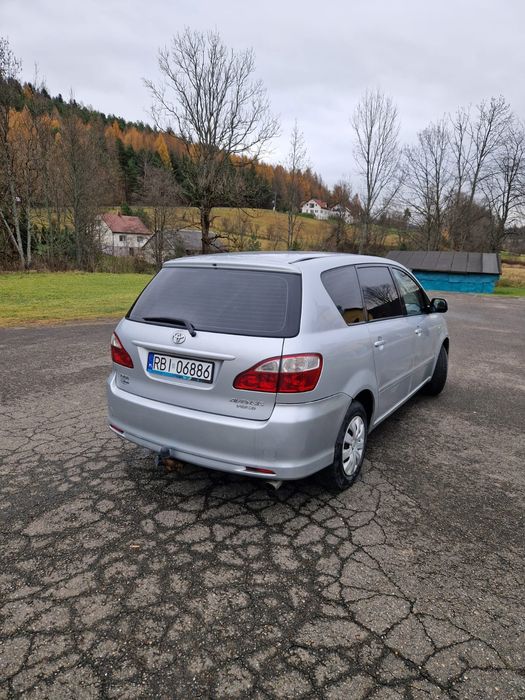 TOYOTA Avensis Verso D-4D