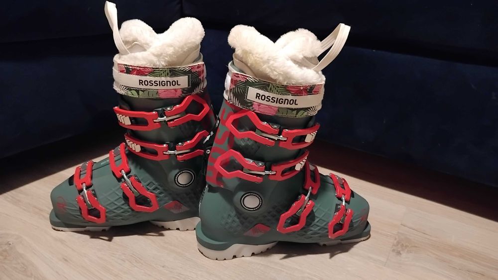 Piękne buty Rossigniol All Track Girl rozm. 22,5 czyli 35,5