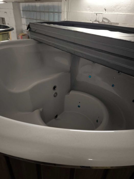 Balia ogrodowa gorąca beczka jacuzzi hydromasaż aeromasaż