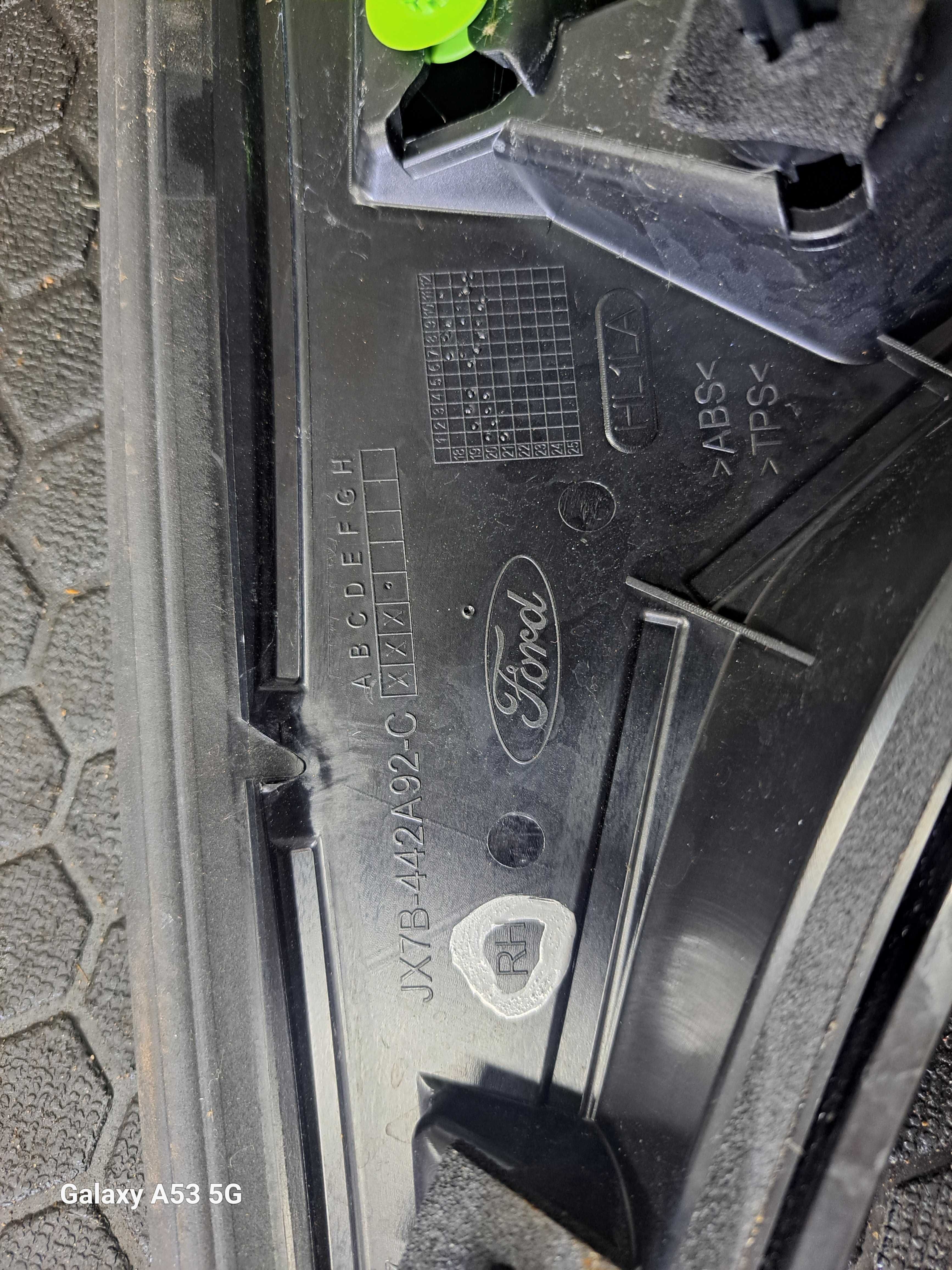 Narożnik lotki klapy bagażnika Ford Focus Mk4 JX7B-442A92-C