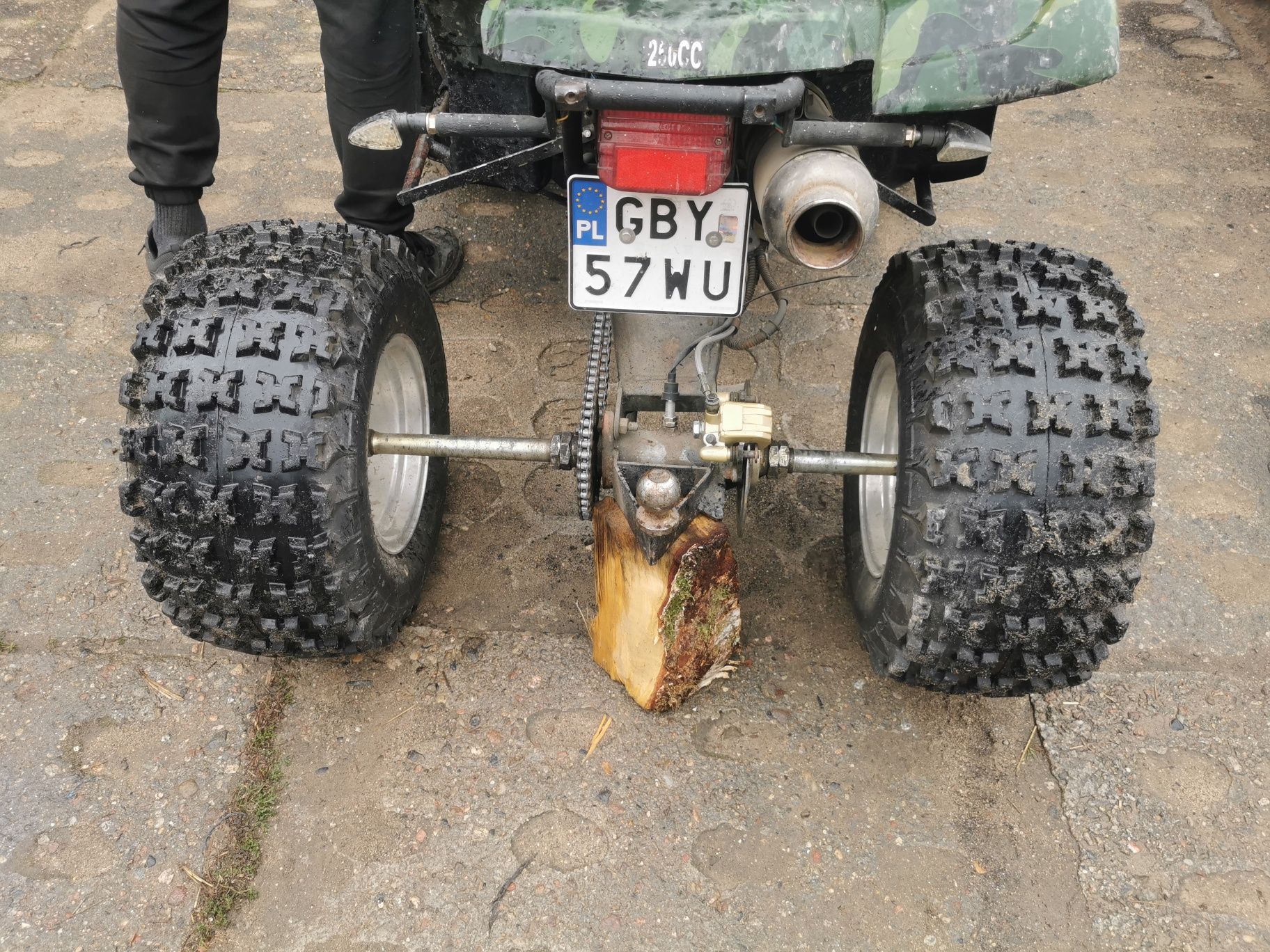 Quad 250 zarejestrowany