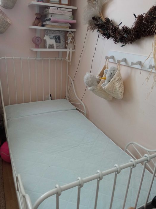 Łóżko Minnen Ikea z materacem i pojemnikami