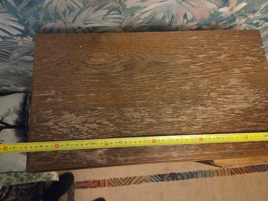 Stylowa szafka na drobne rzeczy albo buty