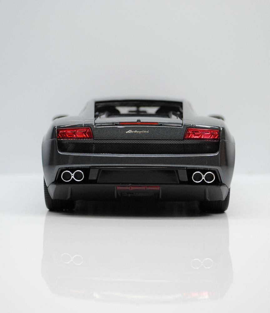 1/18 модель Lamborghini Gallardo LP560-4 NOREV