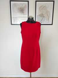 Klasyczna czerwona sukienka