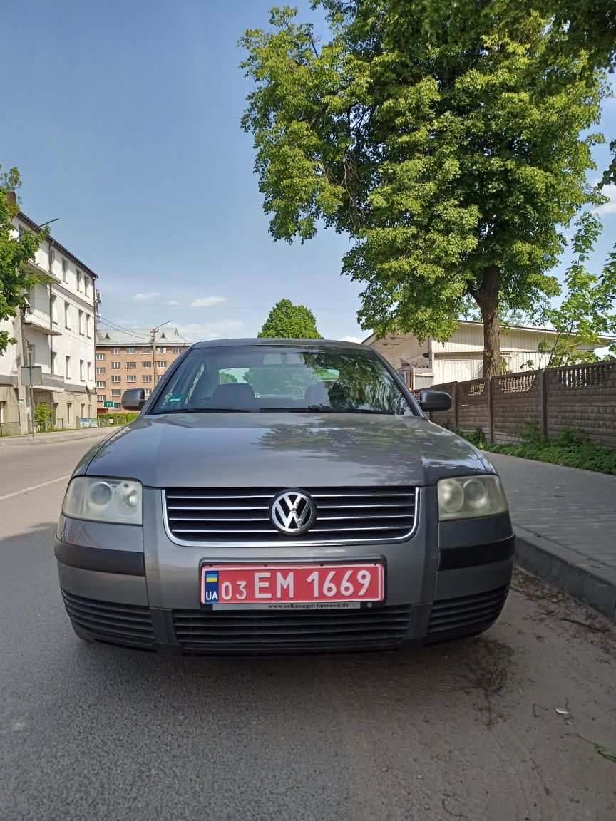 VW Пассат Б 5+ плюс 1.6 бензин 2001 рік